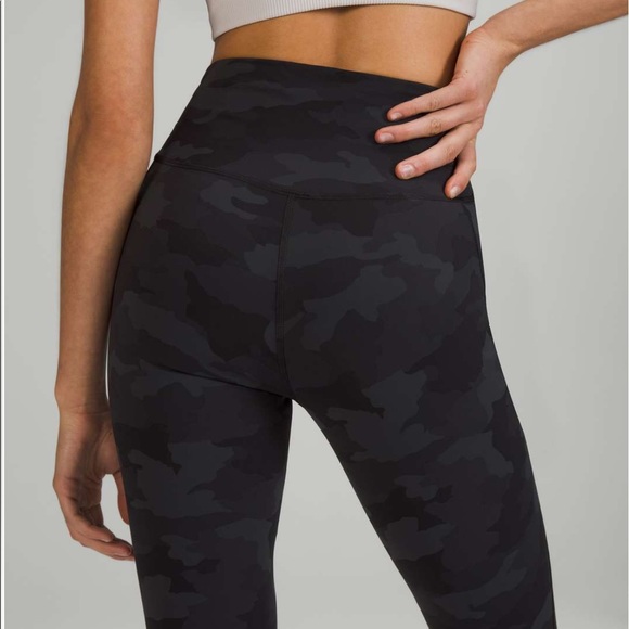 Lululemon 🌚 BRUSHED Base Pace 28” HR Running Tight DARK CAMO SOLD OUT size 6 - Picture 4 of 10